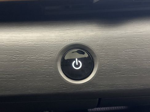 Used 2024 Nissan Ariya AWD image 22