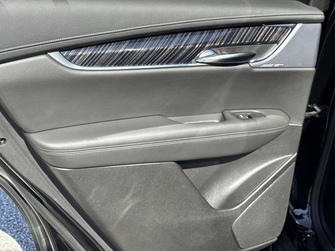 Certified 2025 Cadillac XT6 Premium Luxury image 12