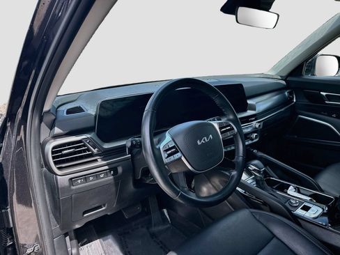 Used 2025 Kia Telluride S FWD image 9