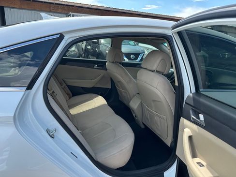 Used 2017 Hyundai Sonata SE FWD image 14
