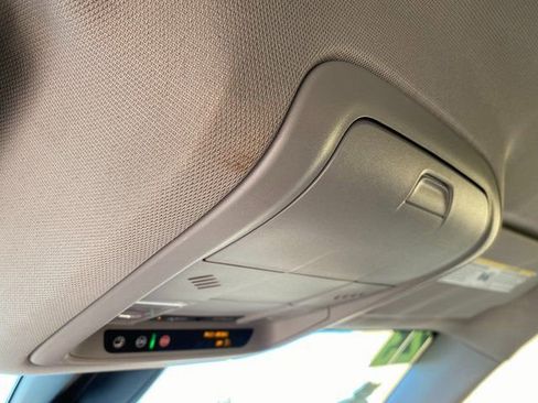 Used 2023 GMC Acadia SLE w/ Driver Convenience Package image 29