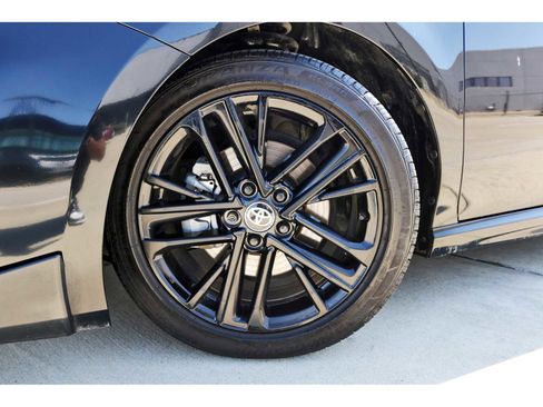 Used 2025 Toyota Camry SE image 29