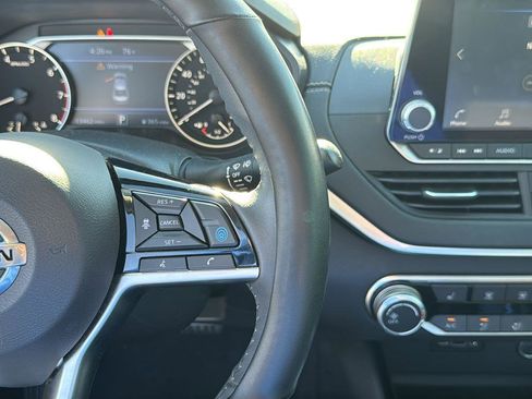 Used 2022 Nissan Altima 2.5 SV w/ SV Premium Package image 11