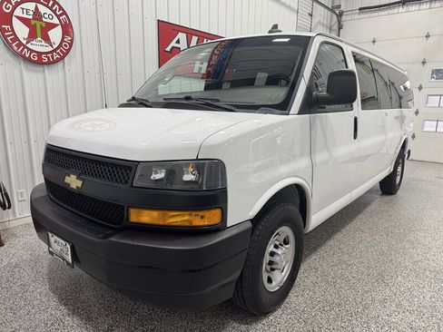 Used 2019 Chevrolet Express 3500 LS image 2