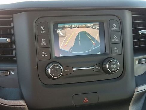 Used 2024 RAM 2500 Tradesman w/ Chrome Appearance Group image 17