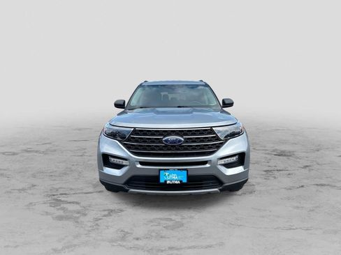 Used 2022 Ford Explorer XLT w/ Equipment Group 202A AWD/4WD image 3
