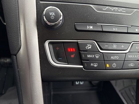 Used 2020 Ford Fusion SEL image 14