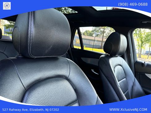 Used 2019 Mercedes-Benz GLC 300 4MATIC image 24