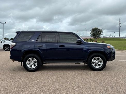 Used 2018 Toyota 4Runner SR5 RWD image 5