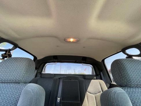 Used 2004 Chevrolet Avalanche Z71 w/ Preferred Equipment Group AWD/4WD image 32