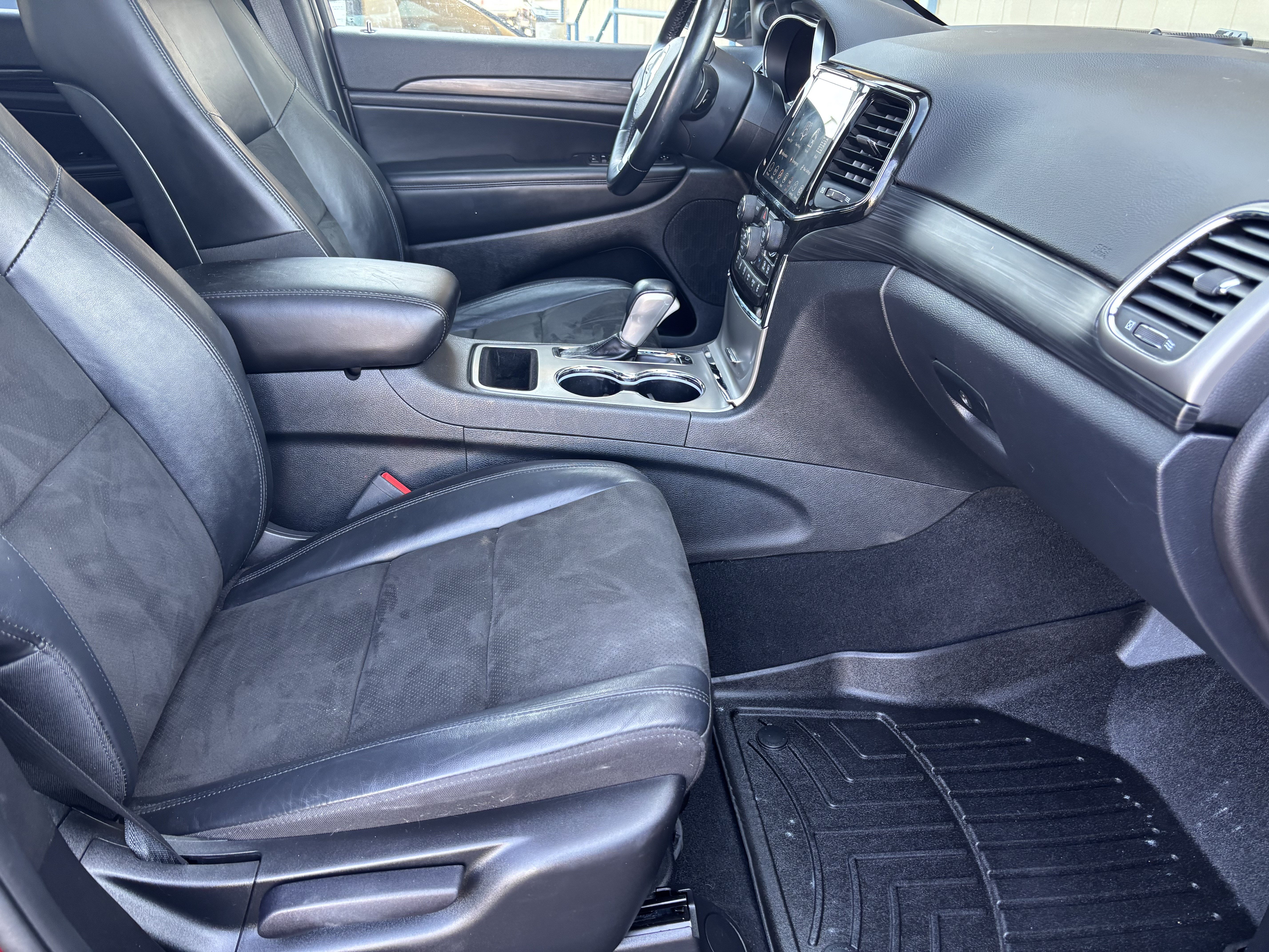 Used 2021 Jeep Grand Cherokee Laredo X AWD/4WD image 31