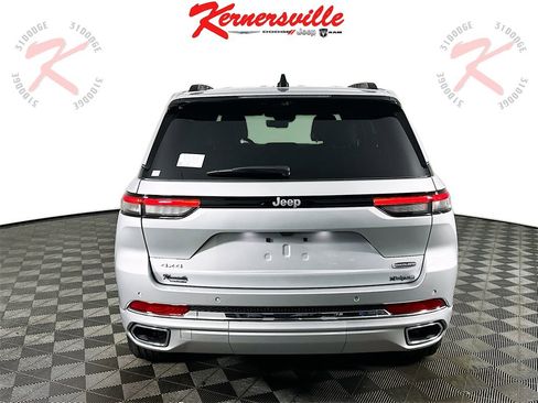 New 2025 Jeep Grand Cherokee Overland w/ Luxury Tech Group IV image 6