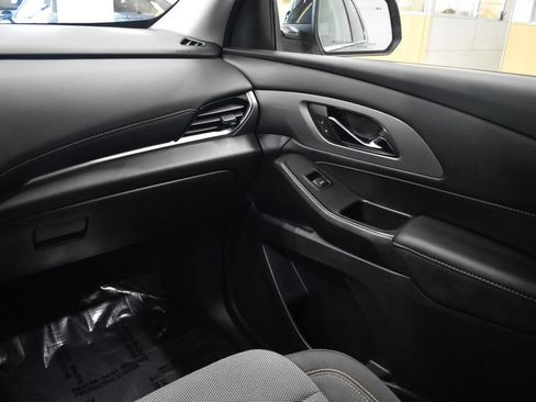 Used 2021 Chevrolet Traverse LT FWD image 24