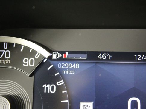 Used 2023 Land Rover Defender 90 S image 17