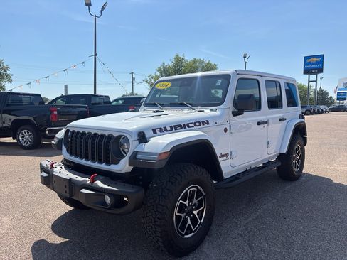 Used 2024 Jeep Wrangler Unlimited Rubicon AWD/4WD image 4