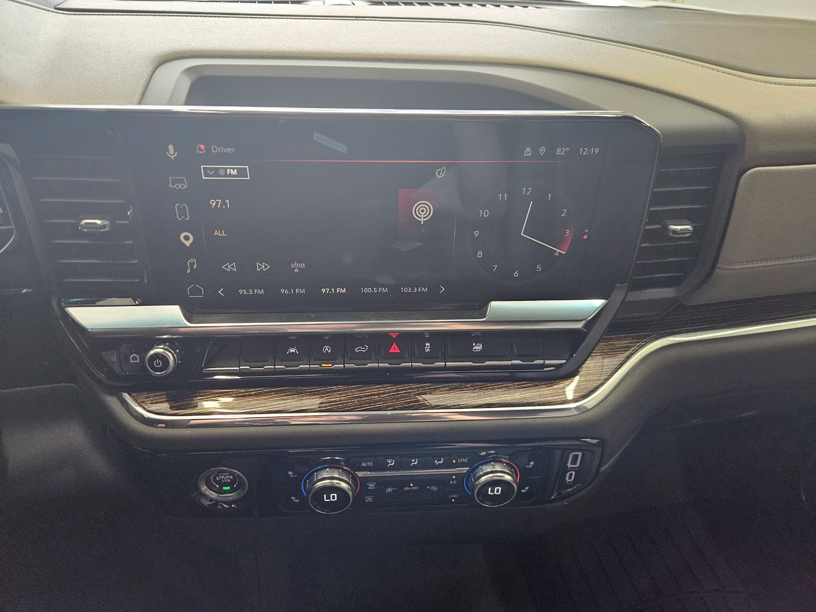 Used 2024 GMC Sierra 1500 SLE AWD/4WD image 25