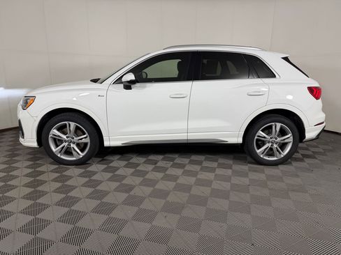 Used 2020 Audi Q3 2.0T Premium w/ Convenience Package AWD/4WD image 2