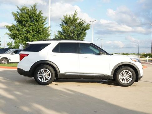 Used 2021 Ford Explorer XLT RWD image 10
