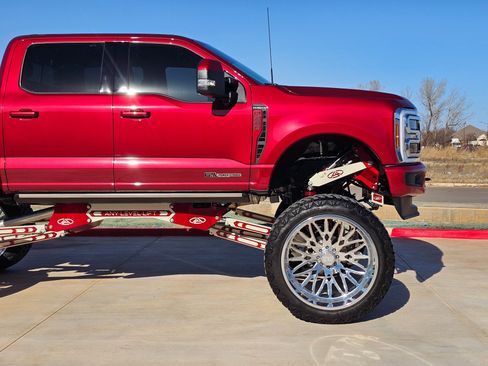 Used 2025 Ford F250 Platinum w/ FX4 Off-Road Package image 21