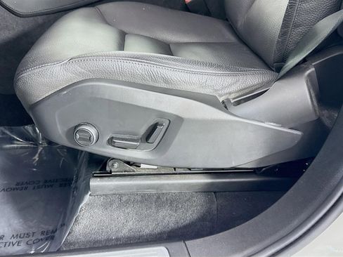 Used 2024 Volvo XC90 B5 Plus w/ Protection Package Premier image 22