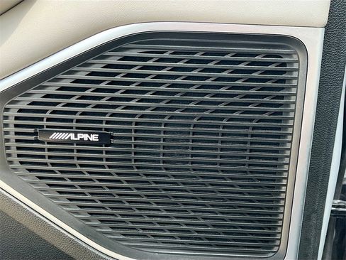 Used 2023 Jeep Wagoneer 4WD w/ Premium Group I image 19