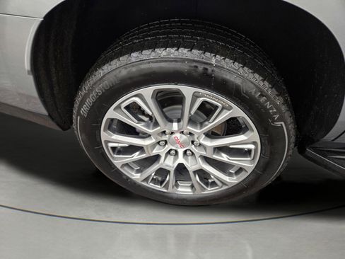 Used 2025 GMC Yukon Denali AWD/4WD image 33