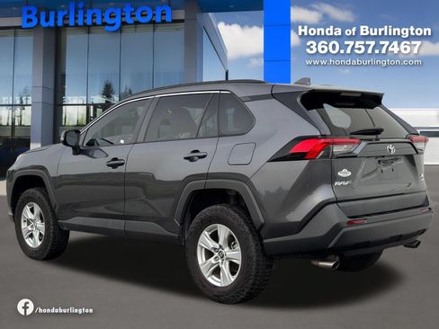 Used 2021 Toyota RAV4 XLE w/ Convenience Package AWD/4WD image 4