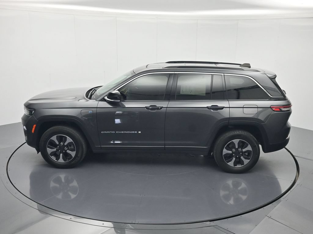 Used 2024 Jeep Grand Cherokee Limited 4xe w/ Trailer Tow Package AWD/4WD image 38