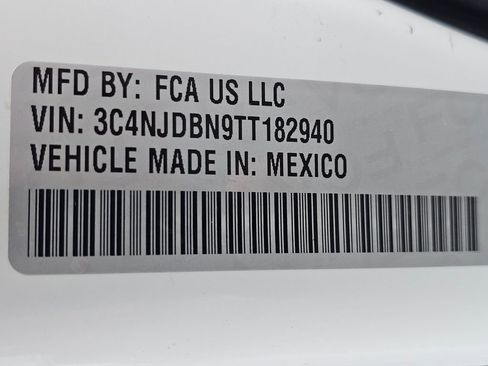 New 2026 Jeep Compass Latitude w/ Sun and Sound Group image 30