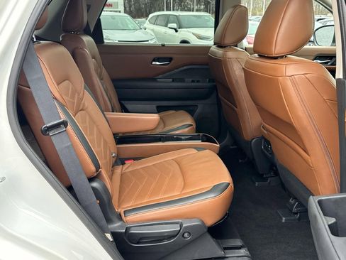 Used 2023 Nissan Pathfinder Platinum image 26