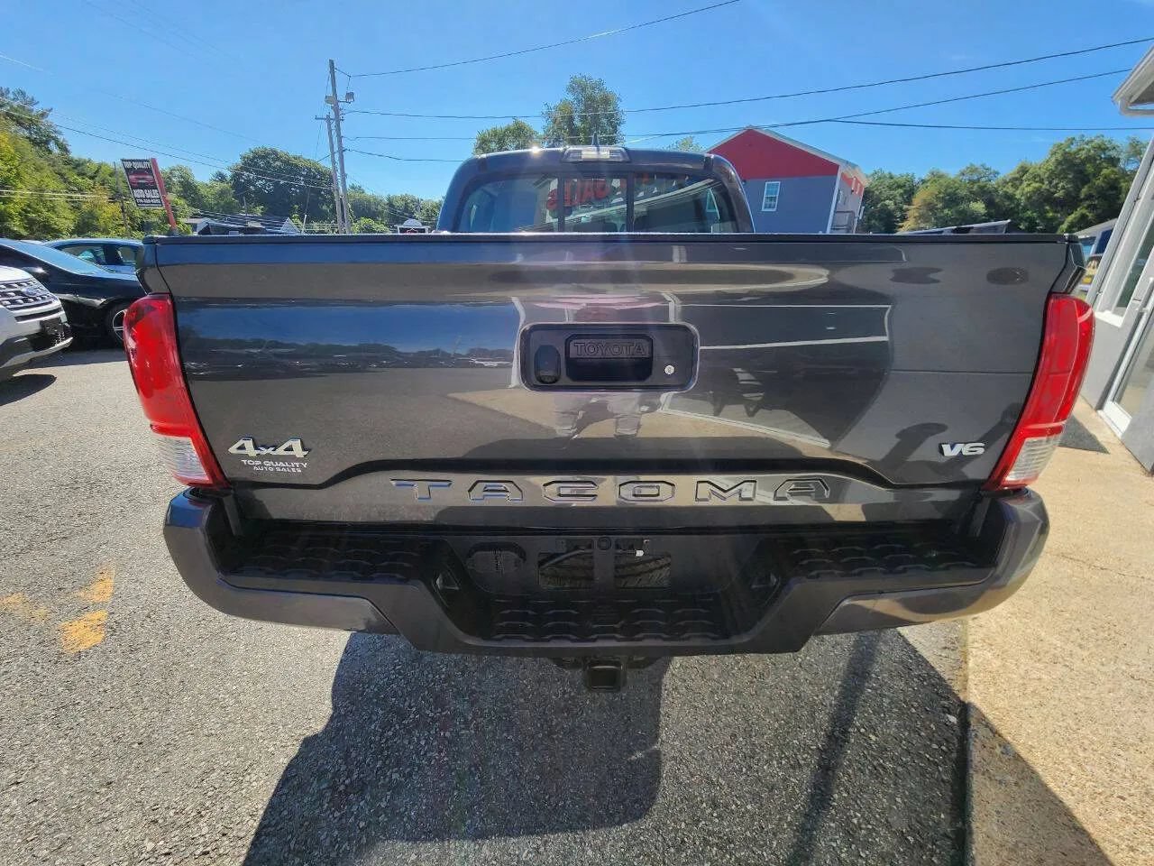 Used 2017 Toyota Tacoma SR w/ Tow Package AWD/4WD image 6