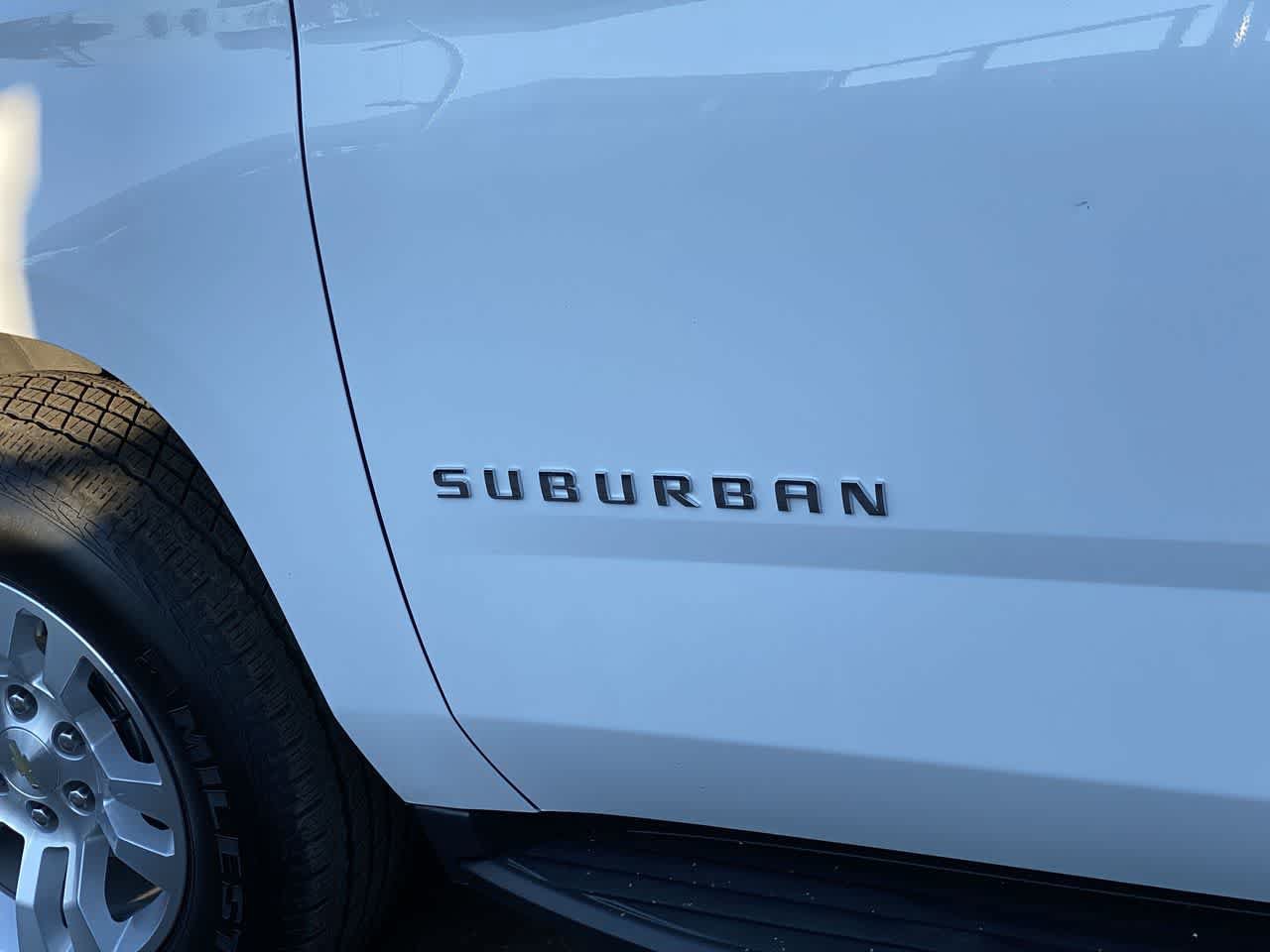 Used 2018 Chevrolet Suburban LT AWD/4WD image 10