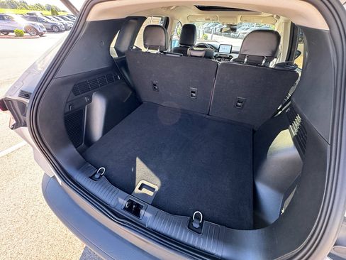 Used 2021 Ford Escape Titanium w/ Titanium Elite Package AWD/4WD image 19