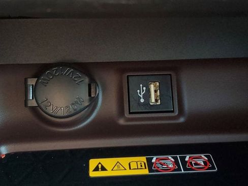 Used 2024 Toyota RAV4 Limited image 31