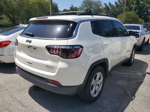Used 2021 Jeep Compass Latitude FWD image 5