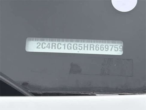 Used 2017 Chrysler Pacifica Limited w/ UConnect Theater Package image 30