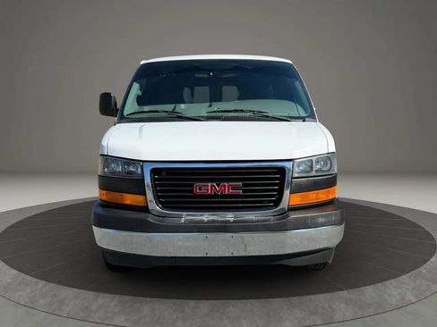 Used 2017 GMC Savana 2500 RWD image 2