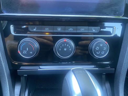 Used 2019 Volkswagen GTI SE FWD image 17