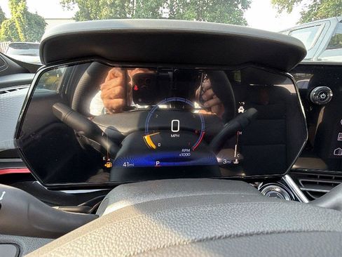 New 2026 Chevrolet Trax RS w/ Sunroof Package FWD image 25