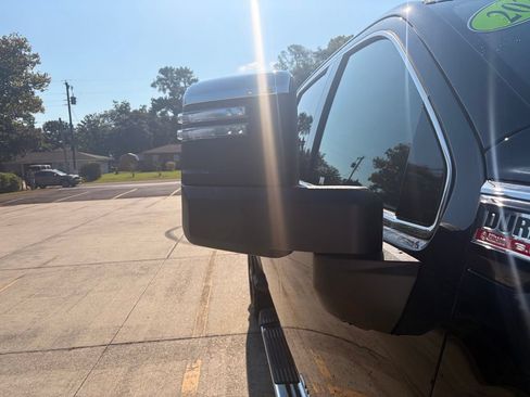Used 2025 GMC Sierra 3500 SLT w/ SLT Premium Package AWD/4WD image 21