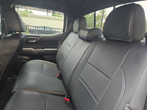 Used 2022 Toyota Tacoma TRD Sport w/ TRD Premium Sport Package RWD image 12