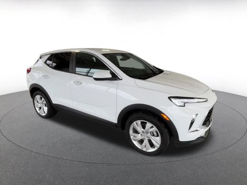 Used 2025 Buick Encore GX Preferred image 2