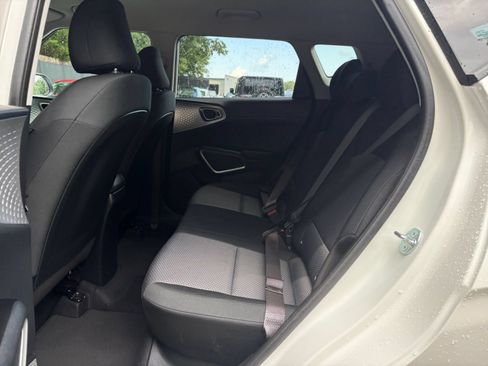 Used 2025 Kia Soul LX w/ LX Technology Package FWD image 23