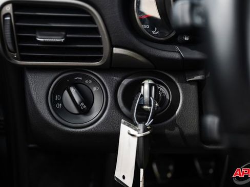 Used 2005 Porsche 911 Carrera image 59