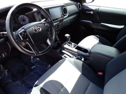 Used 2023 Toyota Tacoma TRD Off-Road AWD/4WD image 8