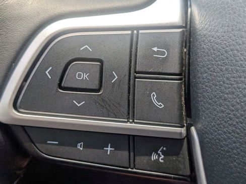 Used 2023 Toyota Highlander LE AWD/4WD image 15