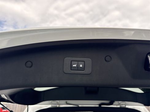 Used 2023 Nissan Armada Platinum w/ Captain's Chairs Package image 39