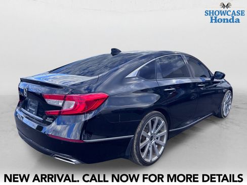 Used 2018 Honda Accord Touring image 5