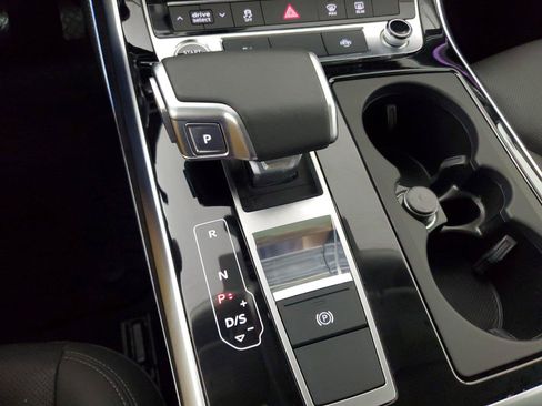 Used 2023 Audi Q8 Premium Plus w/ Premium Plus Package AWD/4WD image 30