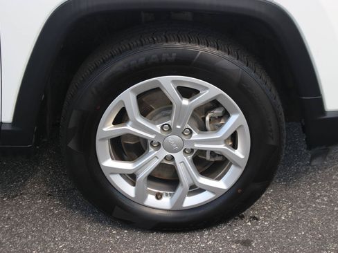 Used 2024 Jeep Compass Latitude AWD/4WD image 35